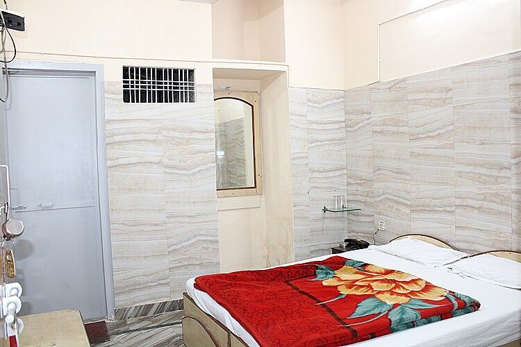 Double Bed Non Ac Room