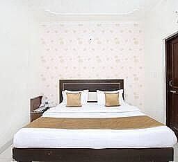 Hotel Sunlight Deluxe Room 5