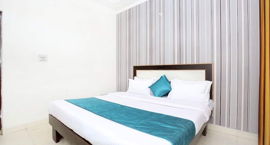 Hotel Sunlight Deluxe Room 2