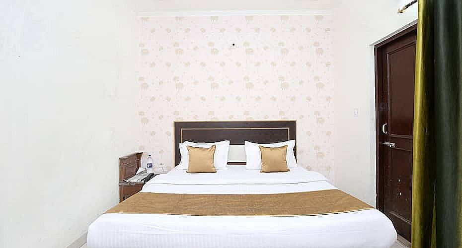 Hotel Sunlight Deluxe Room