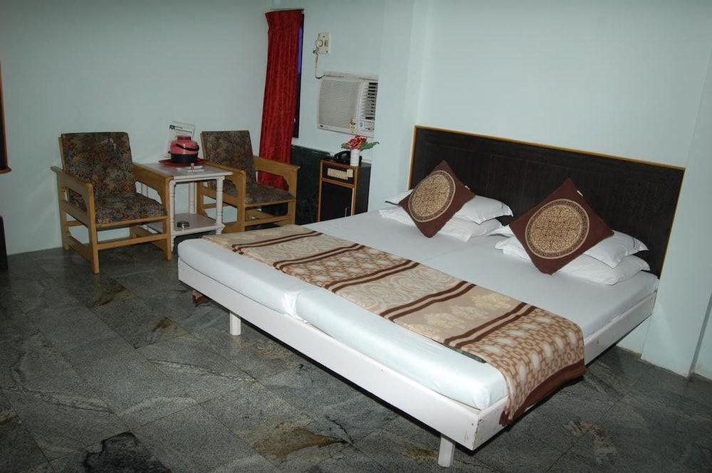 Hotel Ramakrishna Premium Deluxe 2