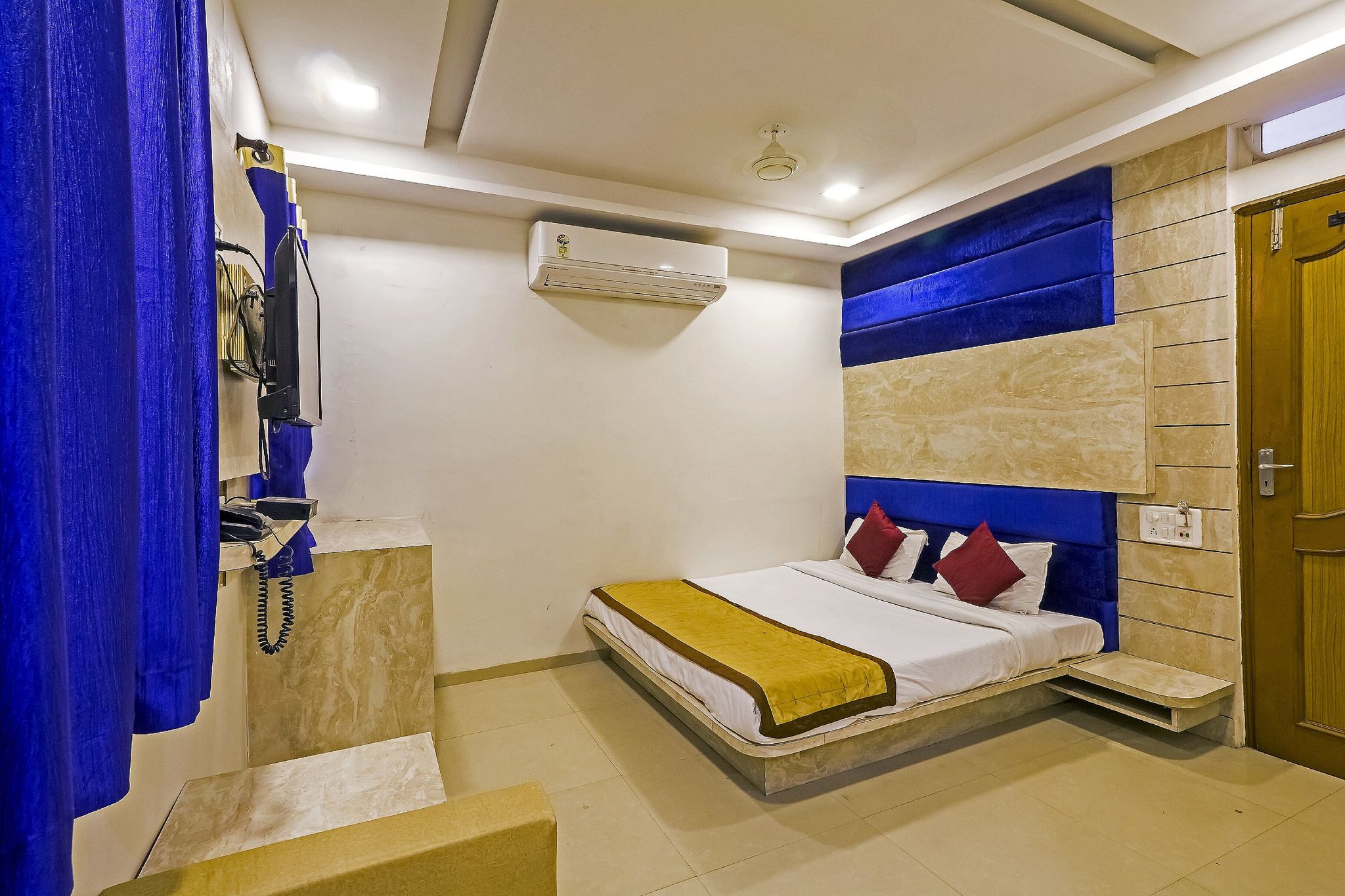 Hotel Care Deluxe Room 3