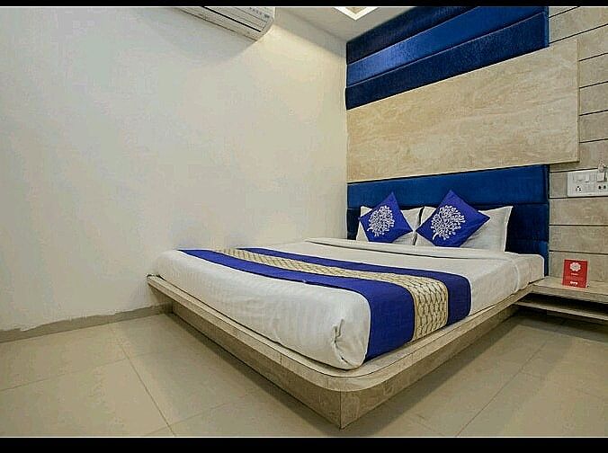 Hotel Care Deluxe Room