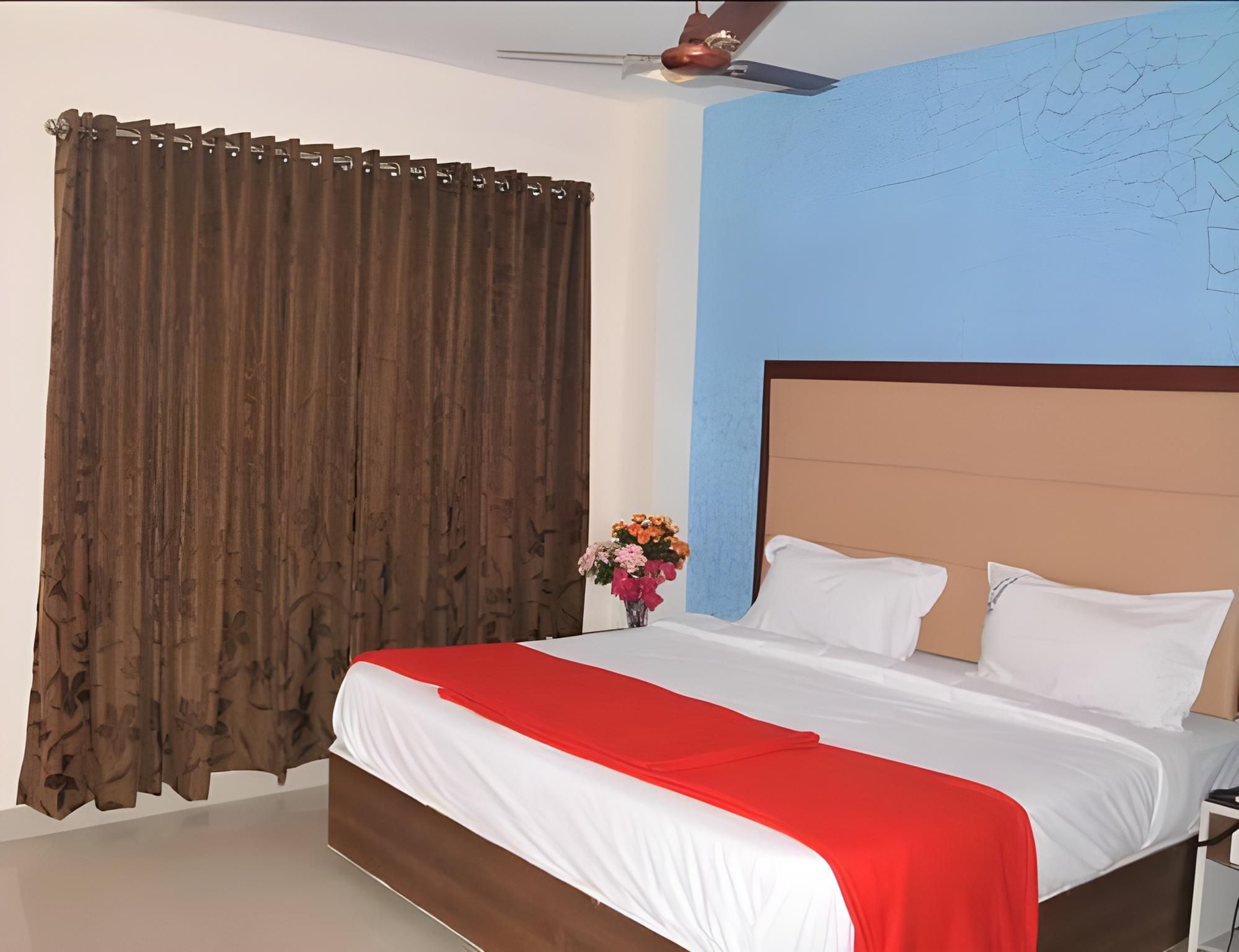 Hotel Templecity Dreamz Inn Suit Room