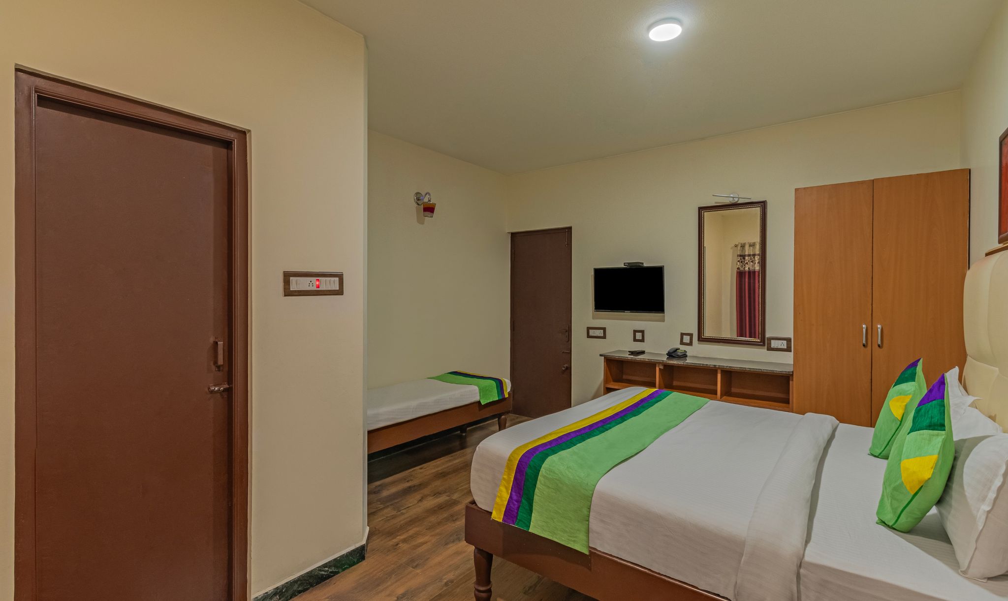 Treebo Kodai Kings Park, 1 Km From Bear Shola Falls Deluxe Double Room 10