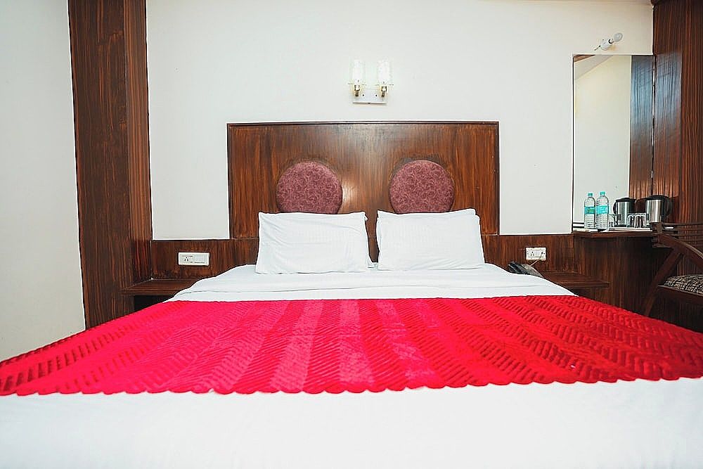 Hotel High 5 Land Deluxe Room 2