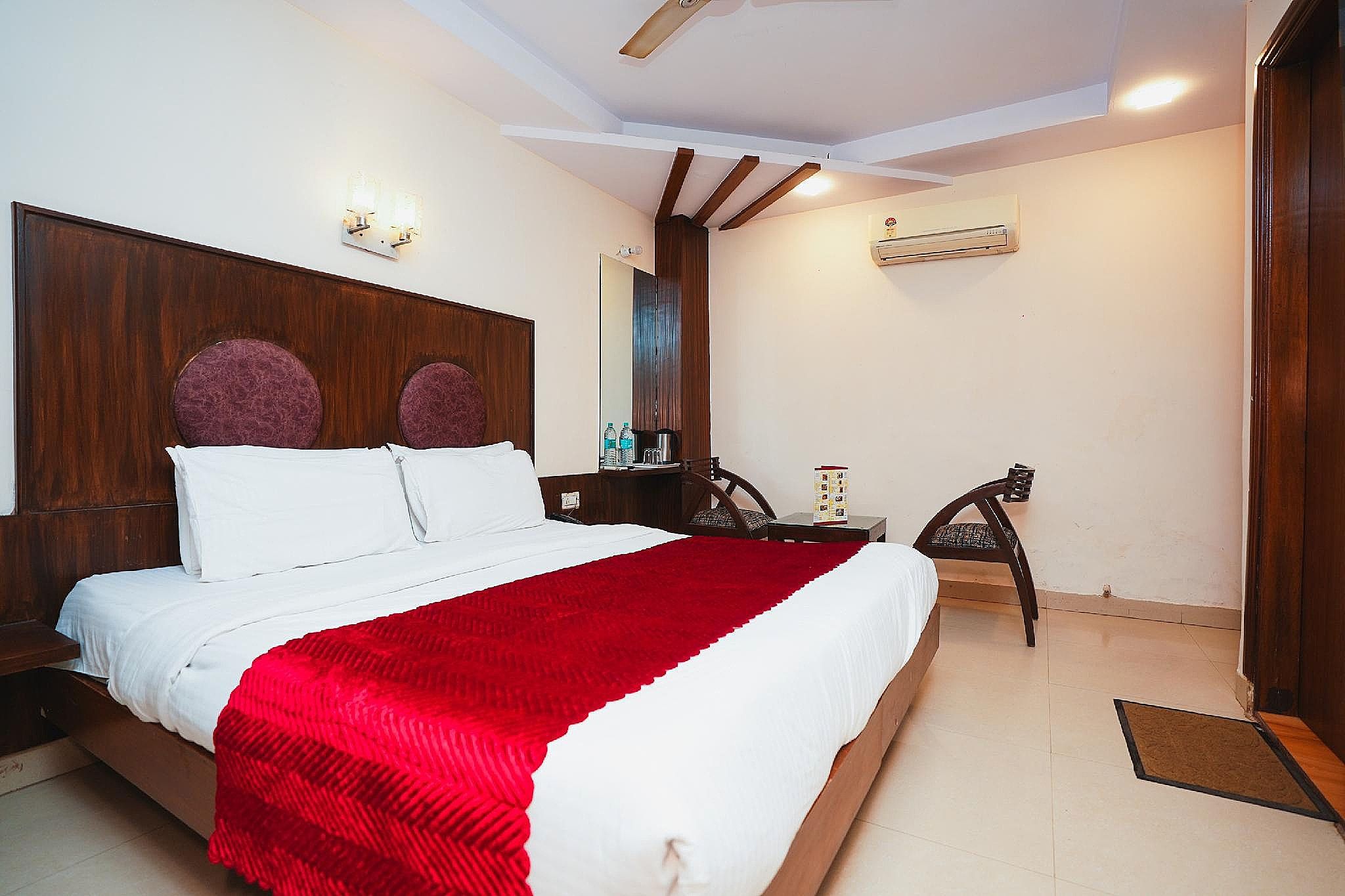 Hotel High 5 Land Deluxe Room 11