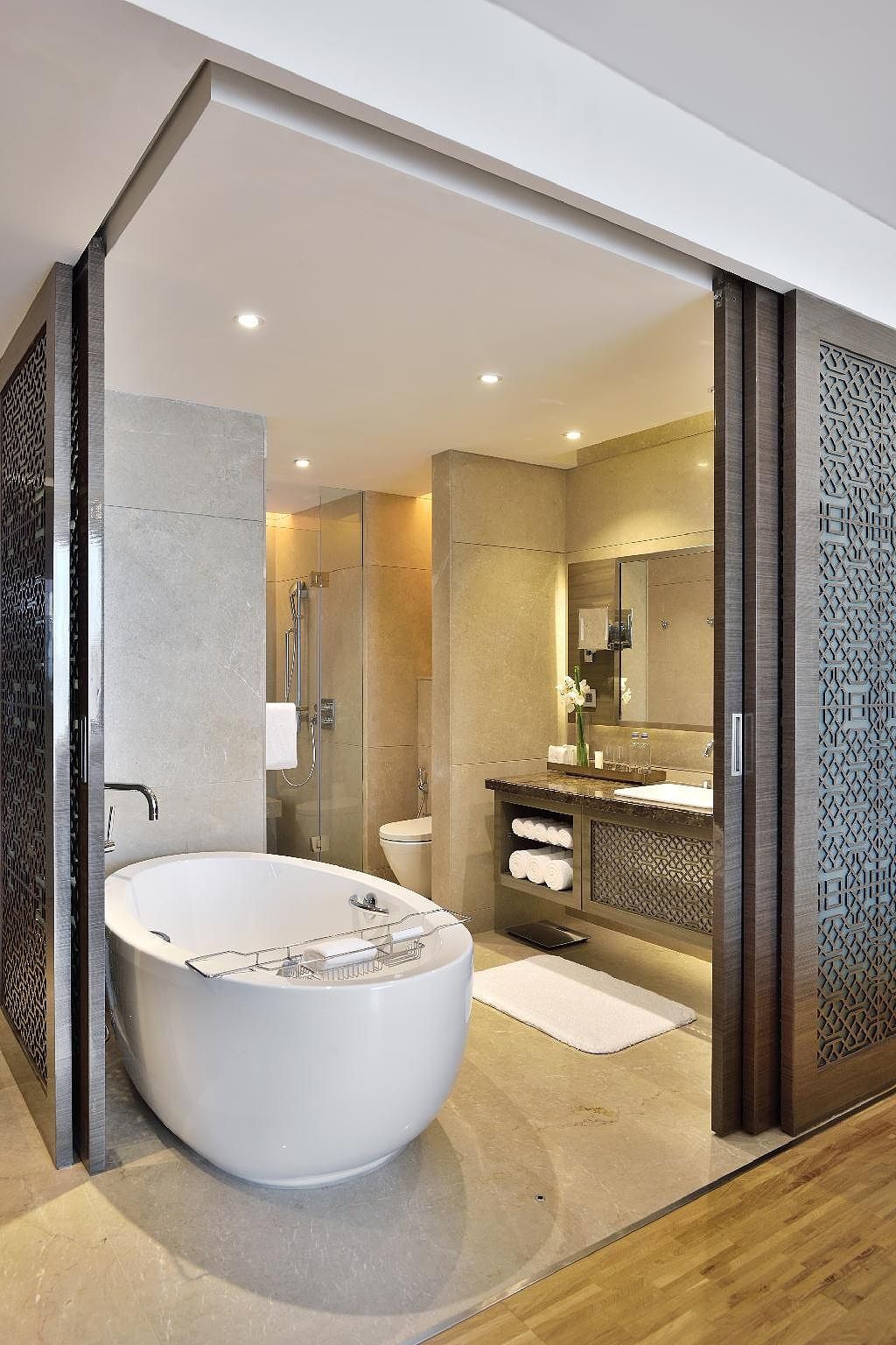 JW Marriott Mumbai Sahar Room, 2 Double Beds, Non Smoking, City View 6