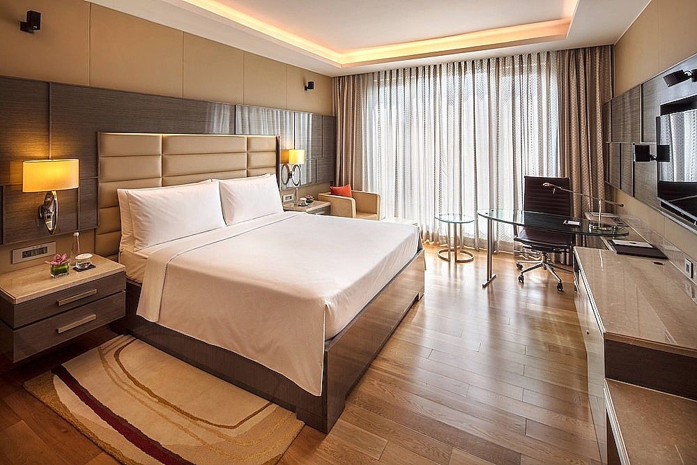 JW Marriott Mumbai Sahar Room, 2 Double Beds, Non Smoking, City View 4