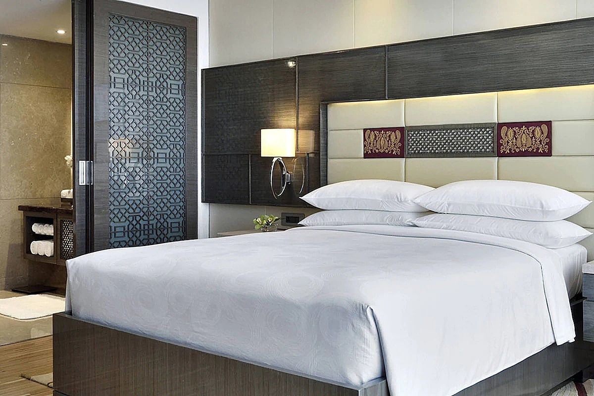 JW Marriott Mumbai Sahar Room, 2 Double Beds, Non Smoking, City View 3