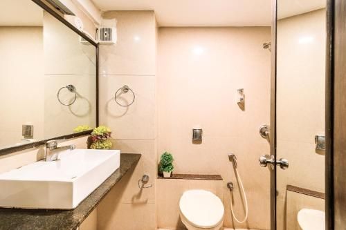 Octave Himalaya Monarch Family Room