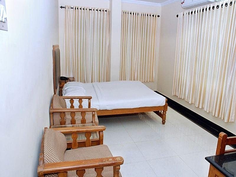 Sahari Hotel Deluxe AC 2