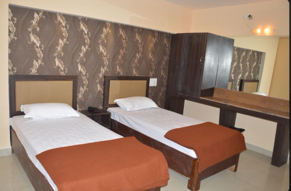 undefined Hotel Golden Regency 8