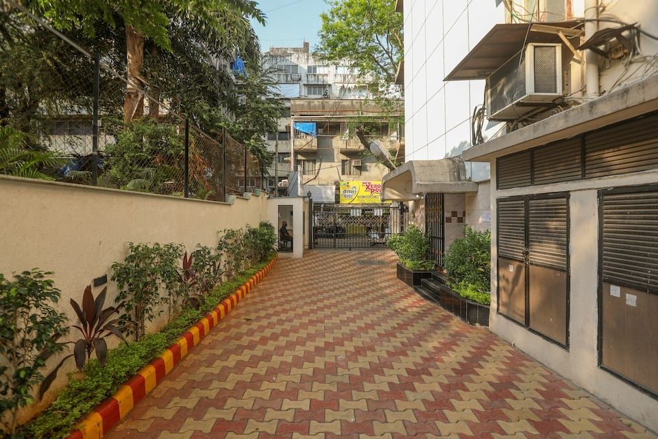 undefined Hotel Mid-Town 7