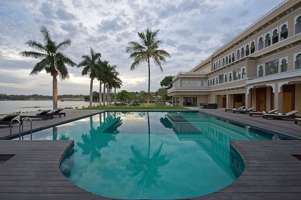 undefined Hotel Lakend 4