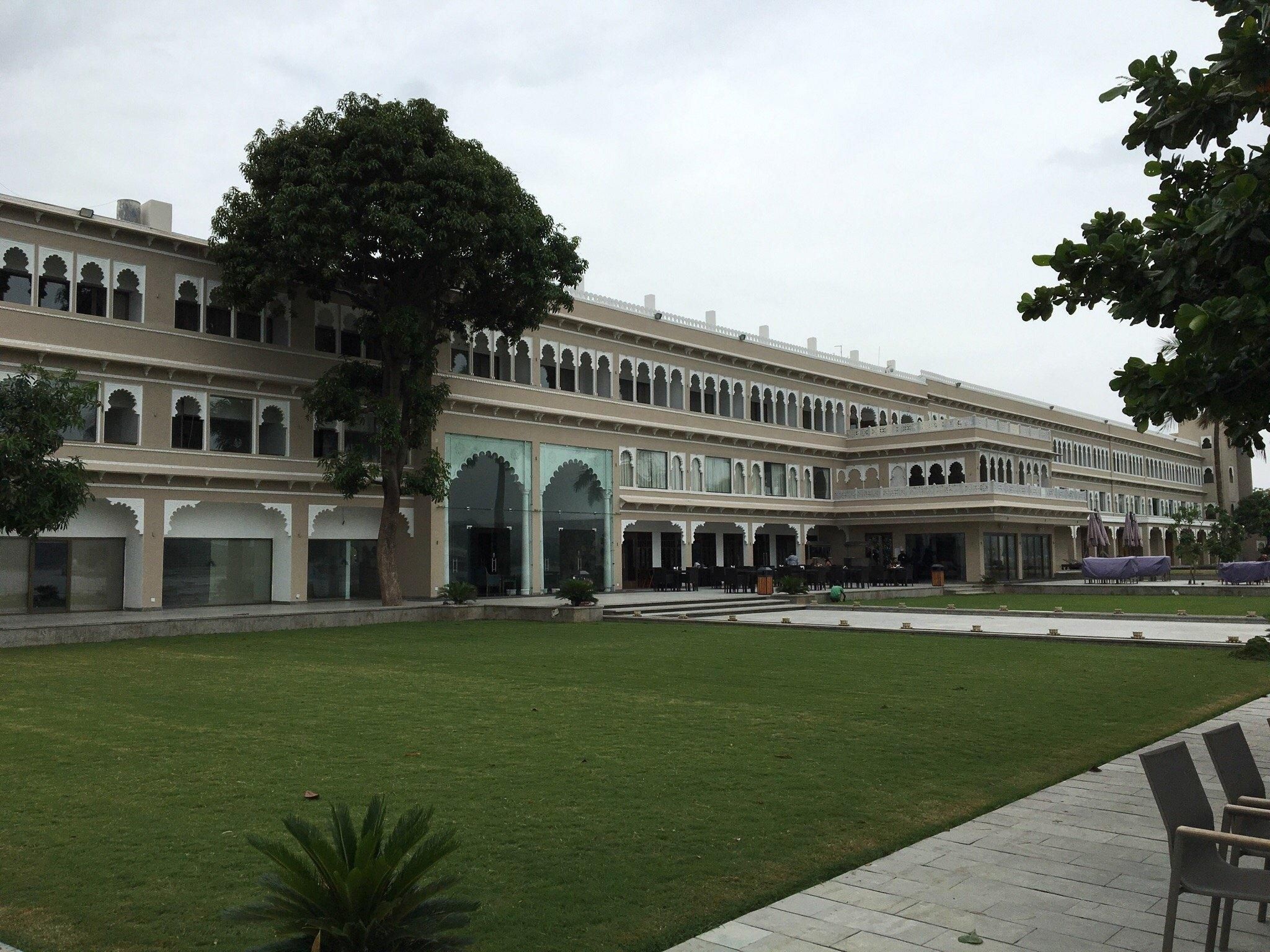 undefined Hotel Lakend 6