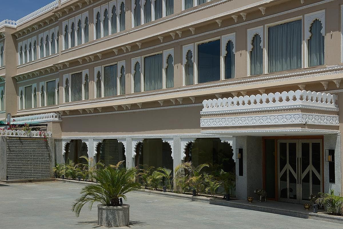 undefined Hotel Lakend 10