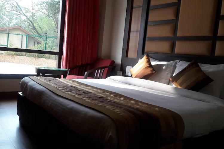 Hotel Southgate Shimla /Zafraan Deluxe Room 2