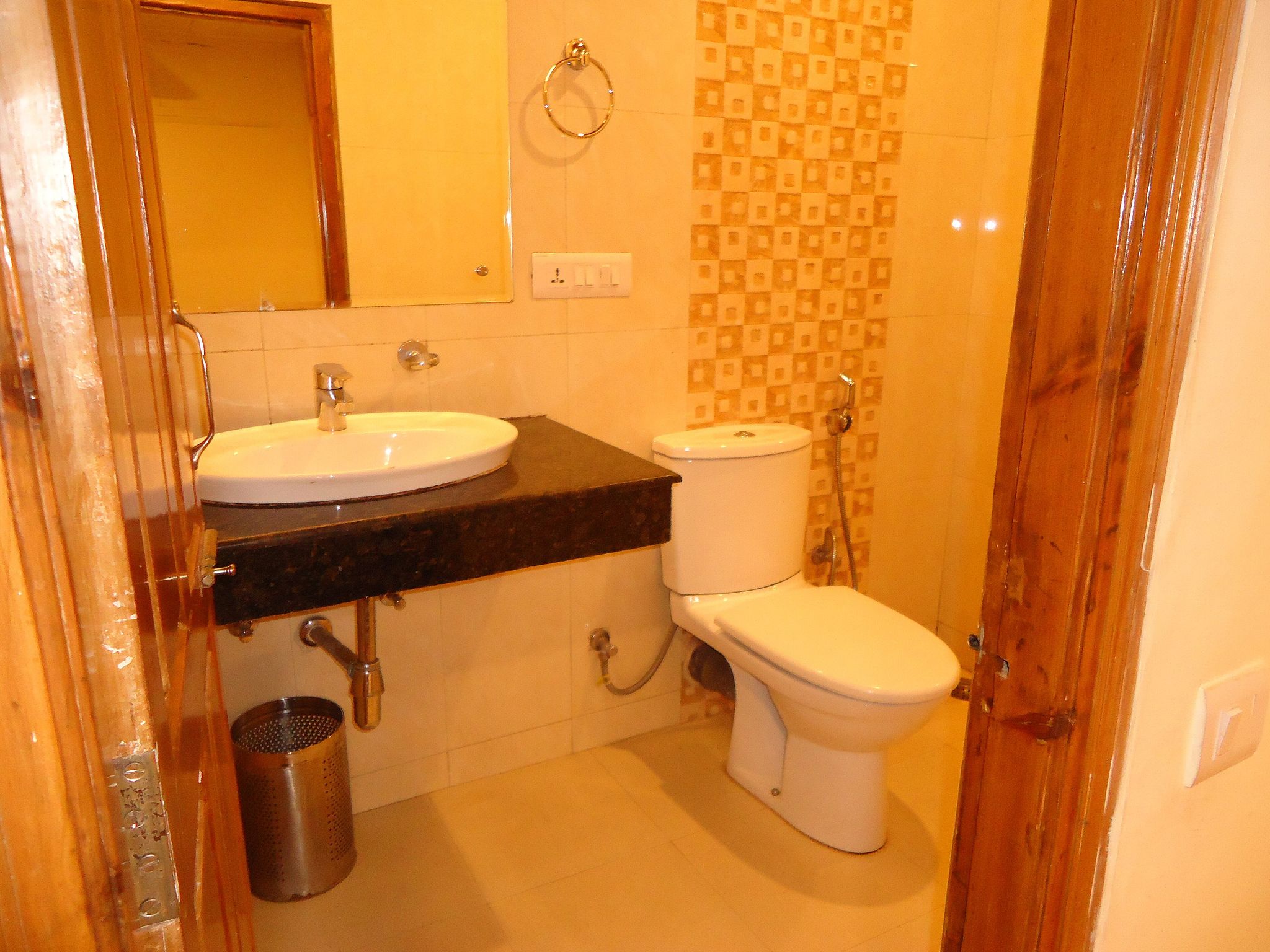 Hotel Dalziel STANDARD COZY ROOM ( ROOM WITHOUT VIEW AND WITHOUT WINDOW. ROOM HAVING ONLY VENTILATOR ) 6