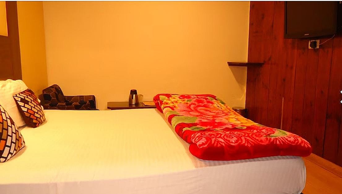 Hotel Dalziel STANDARD COZY ROOM ( ROOM WITHOUT VIEW AND WITHOUT WINDOW. ROOM HAVING ONLY VENTILATOR ) 3