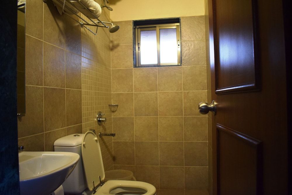 Regenta Resort Mango Village Guhagar Luxury Villa with Garden View. 4