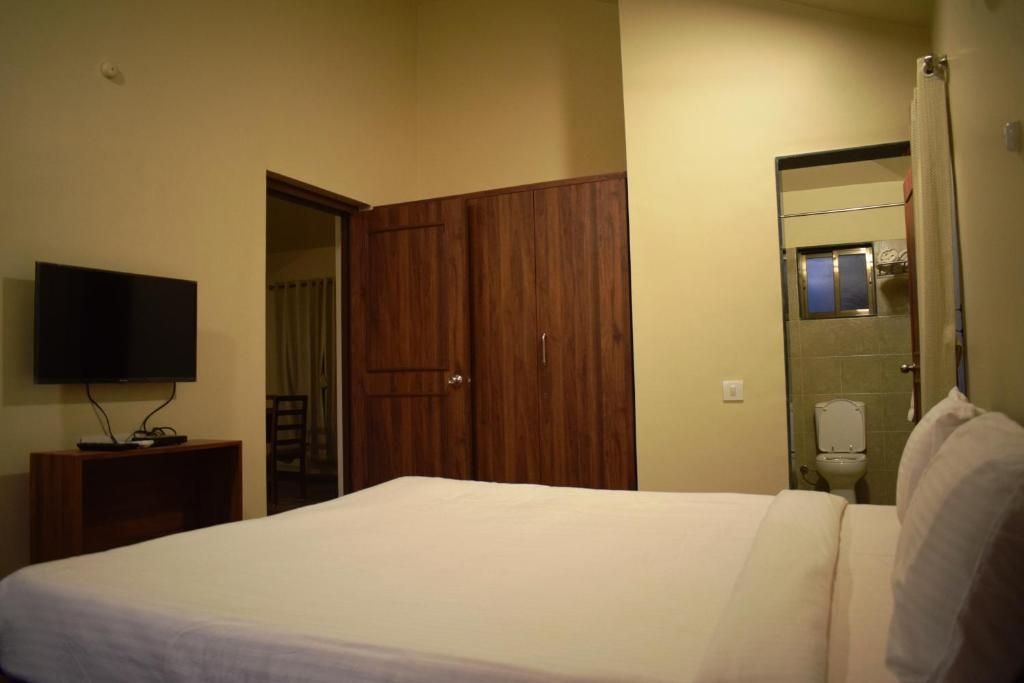 Regenta Resort Mango Village Guhagar Luxury Villa with Garden View. 3