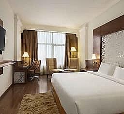 1 King Bed Executive Room - Non-Smoking