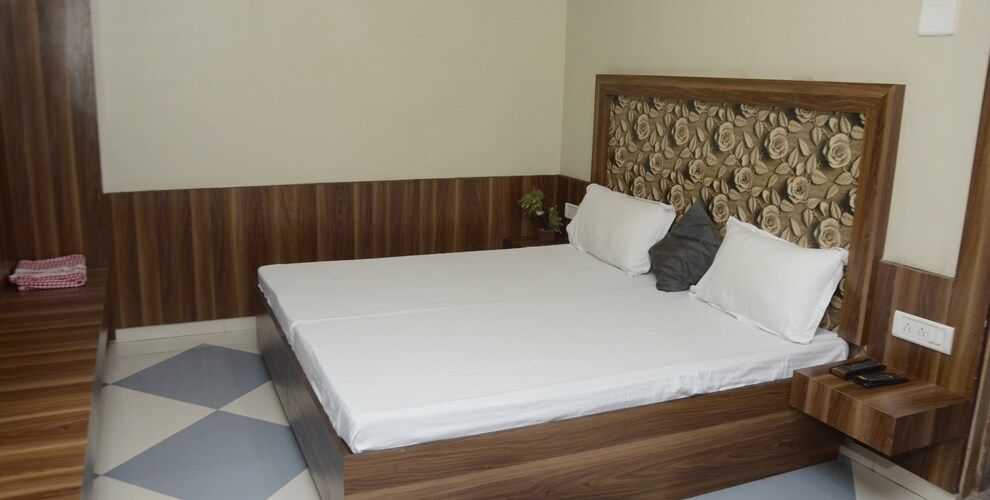 2 Bed Deluxe AC Room