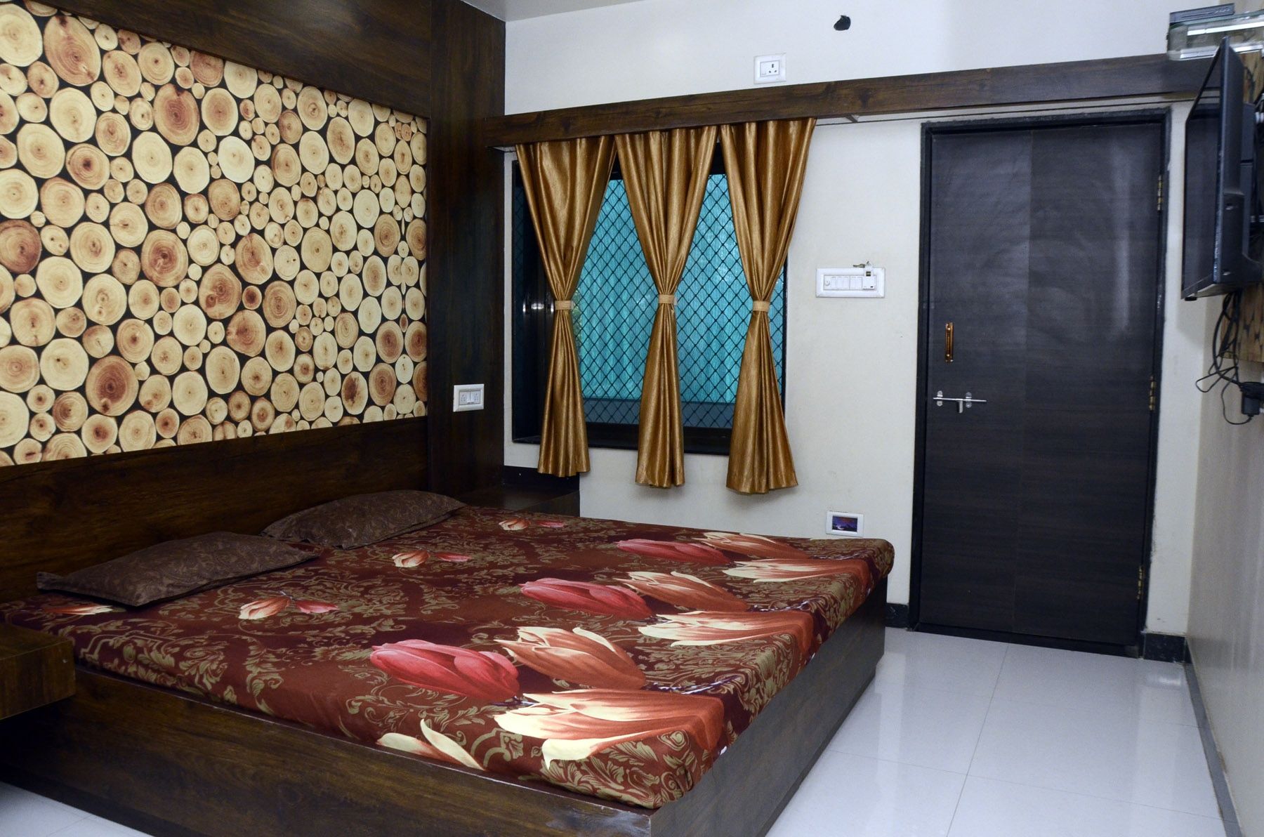Hotel Sigma 2 Bed Deluxe Non AC Room 10