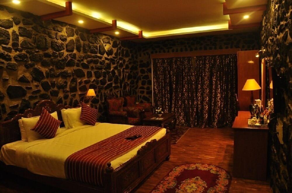 Jem Valley Resort Deluxe Room 9