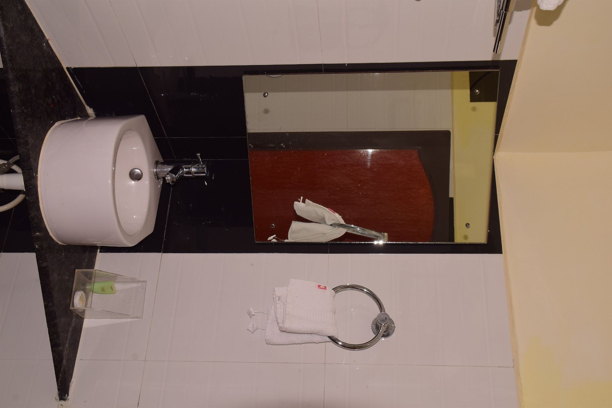 Jem Valley Resort Deluxe Room 11