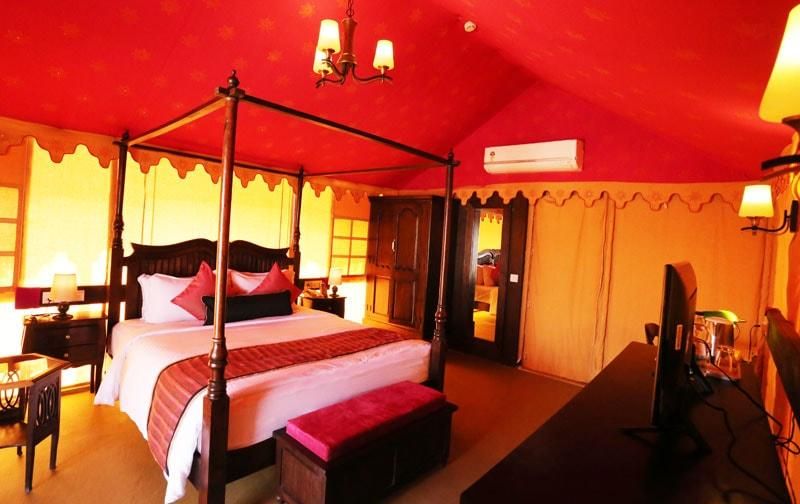 Deluxe A/c Hut King-Size Bed