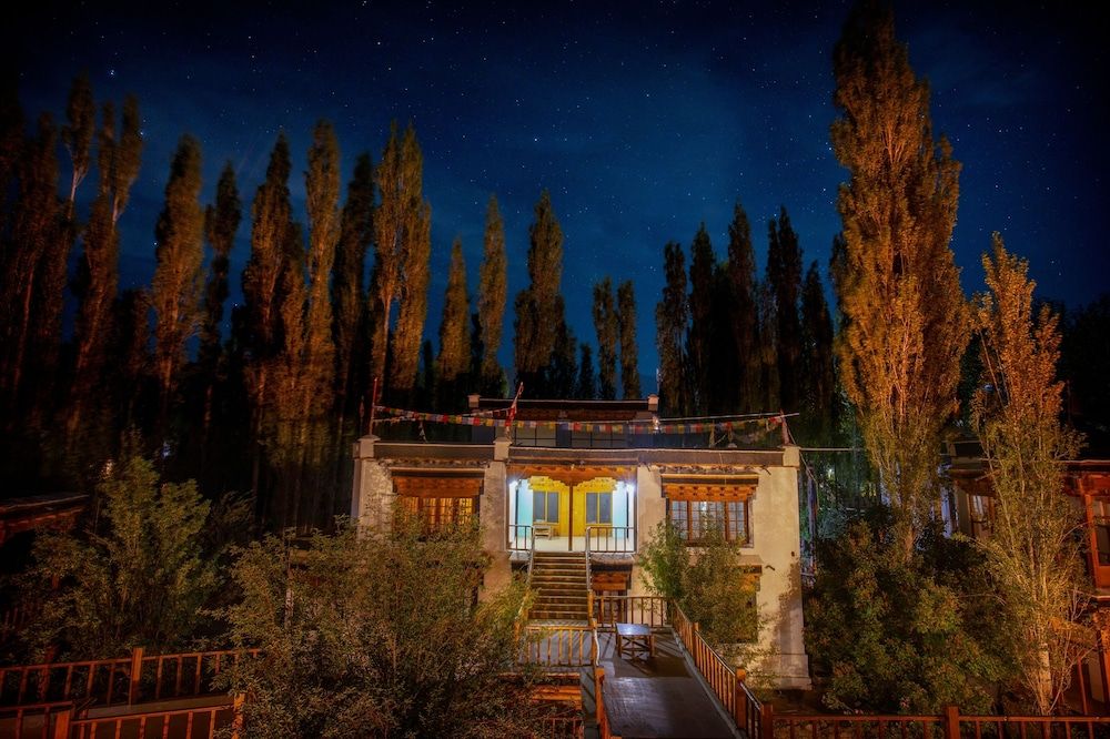 Welcomheritage Lha - Ri - Sa Resort 
