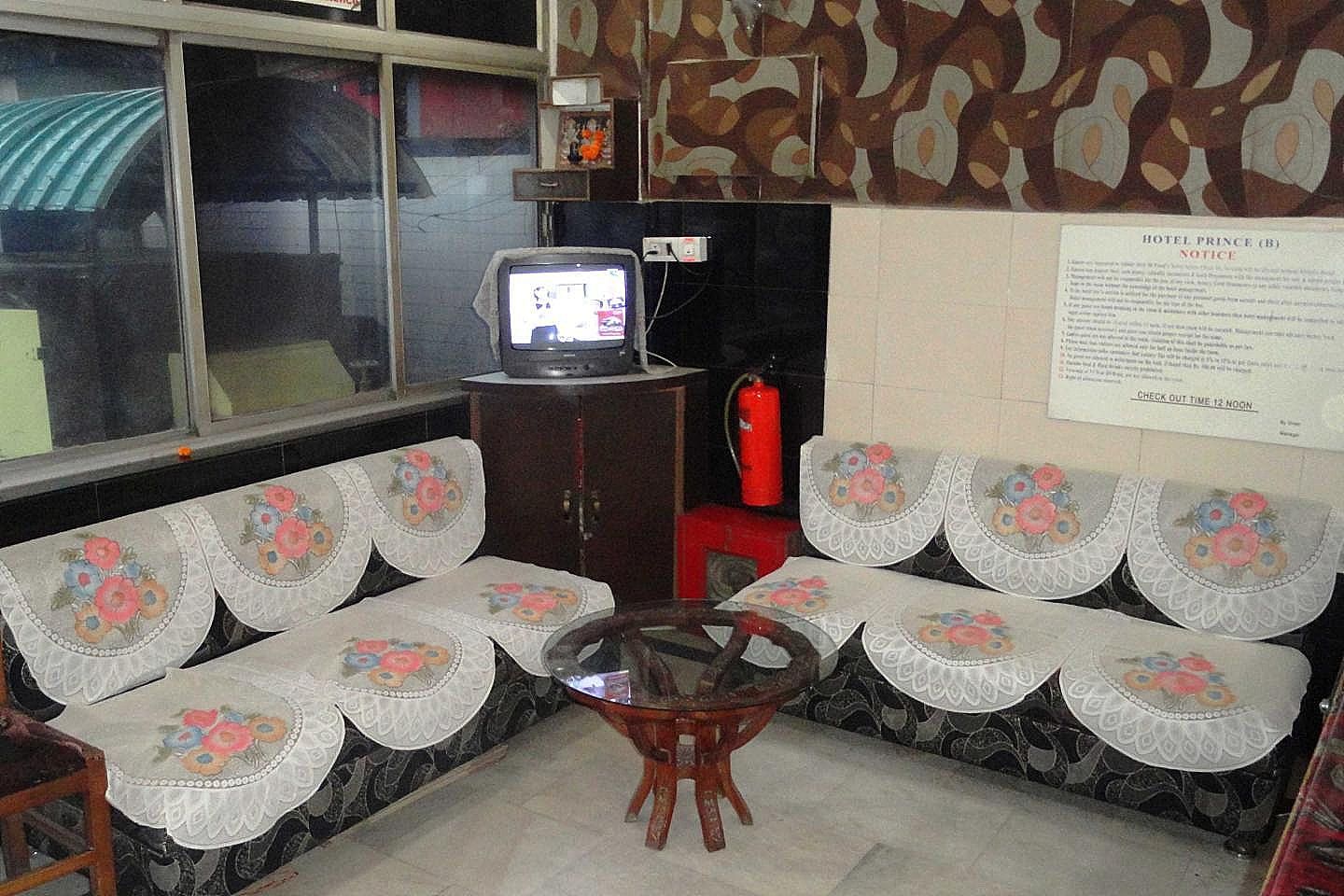 undefined Hotel Prince B 4