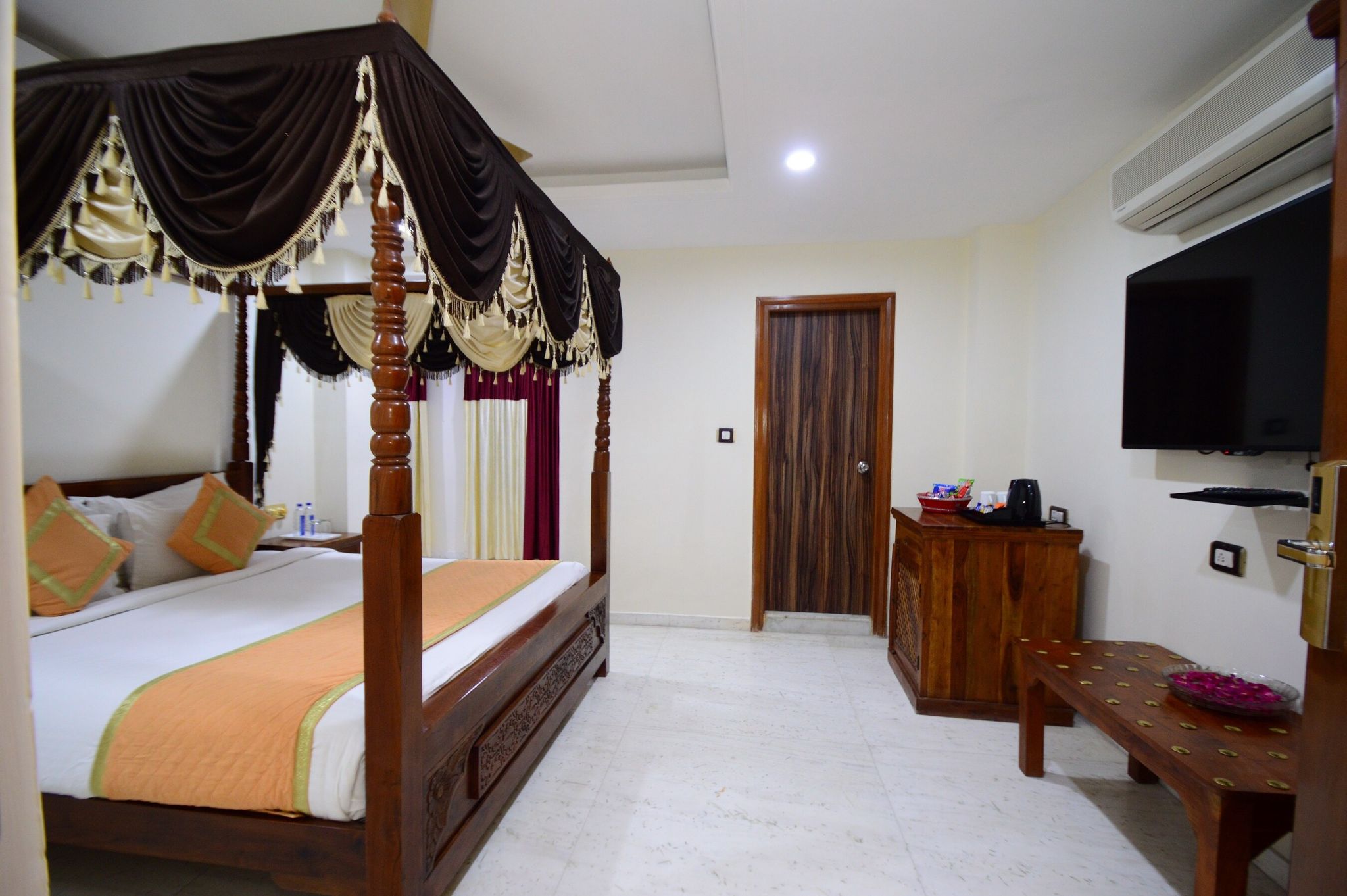 Lilypool - The Heritage Jalmahal Deluxe Heritage 3