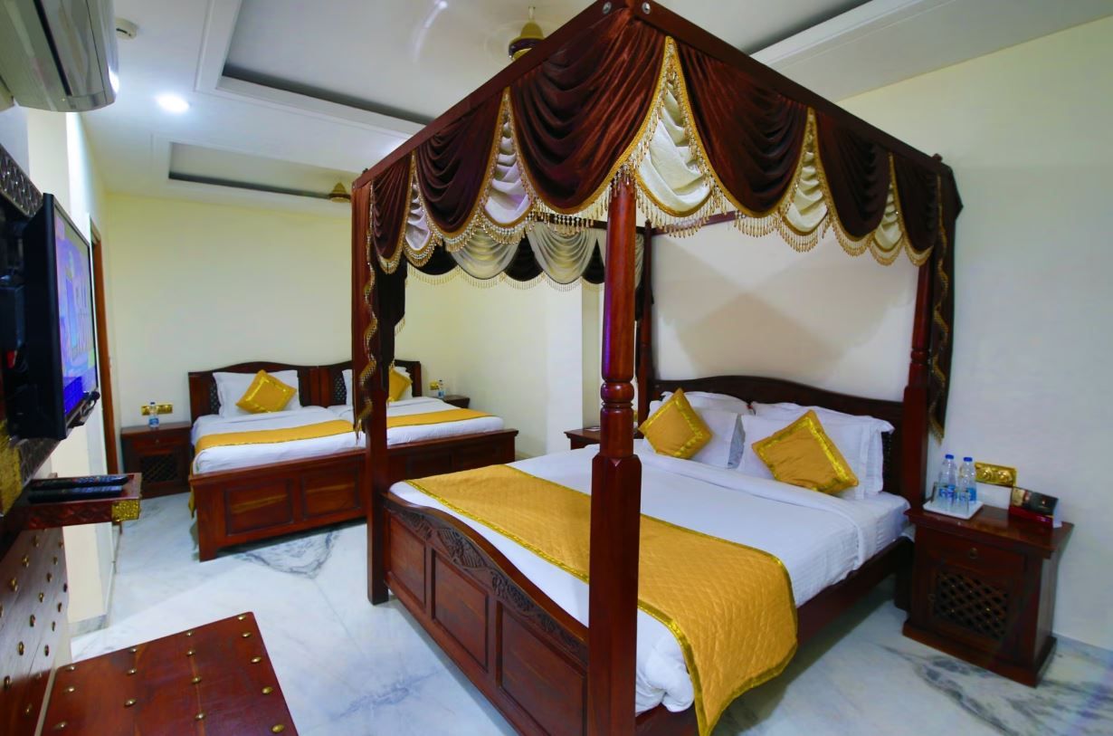 Royal Deluxe Heritage Room