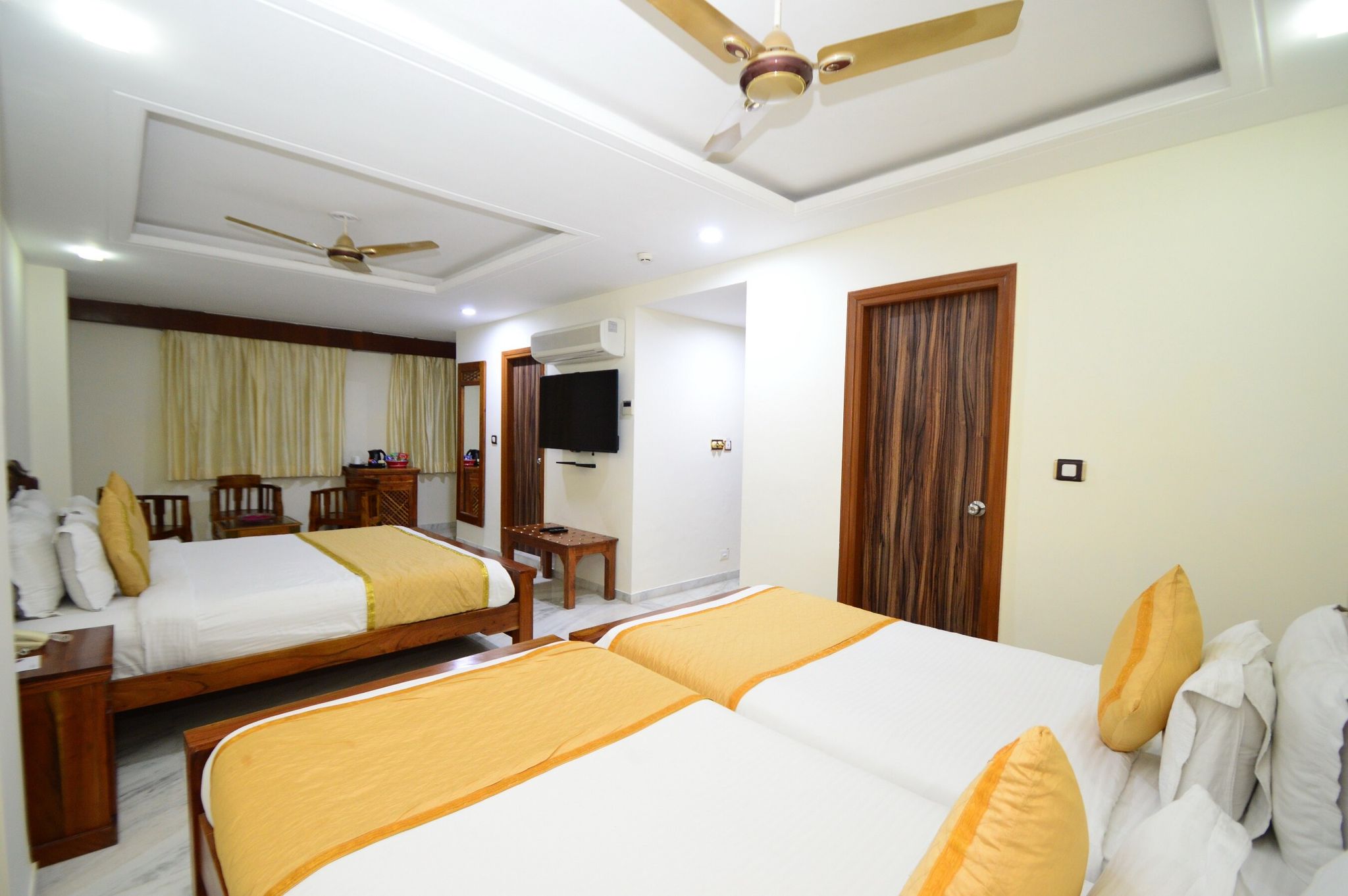 Royal Deluxe Heritage Room