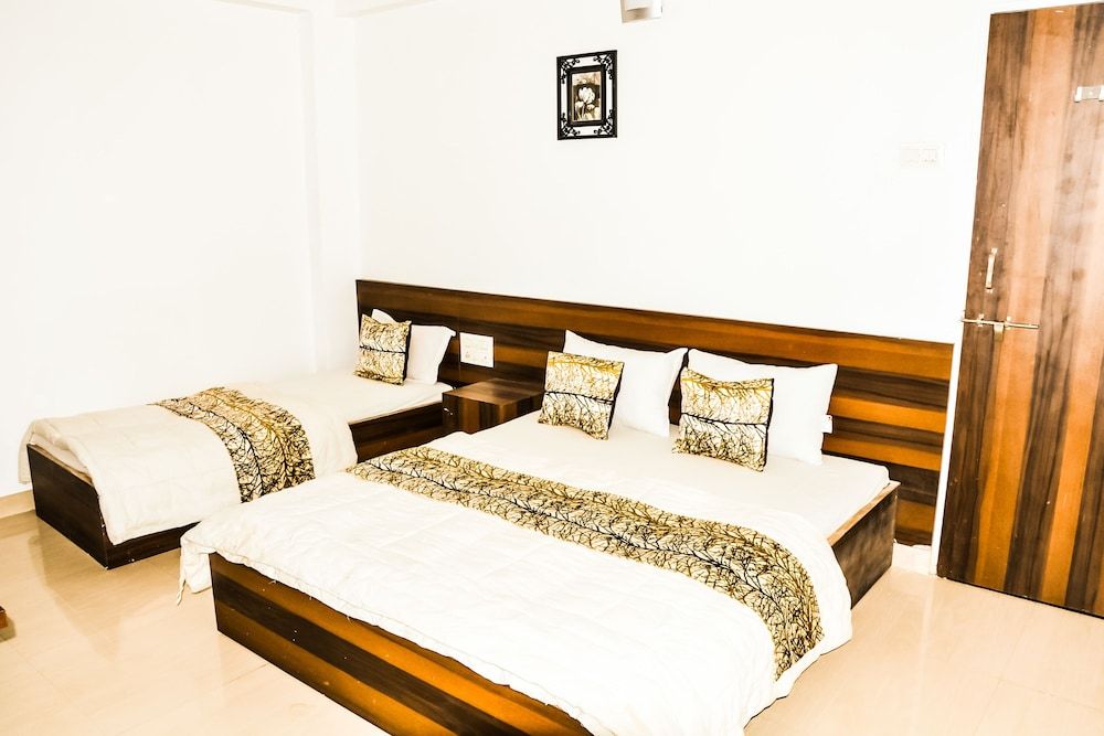 undefined Hotel Sai Gangotri 10