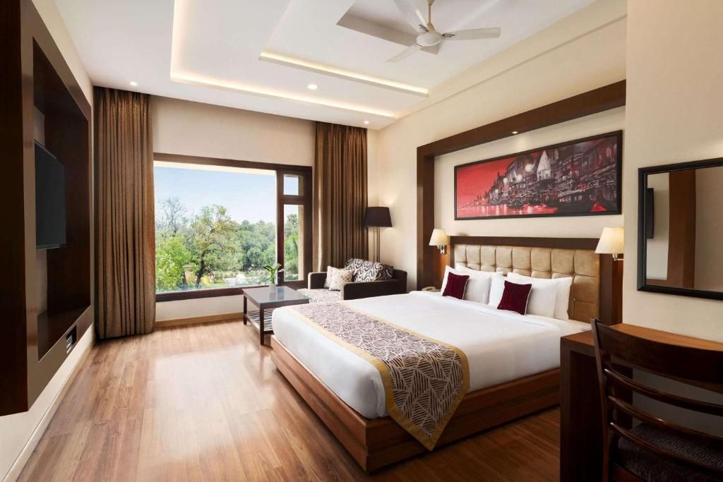 Ramada by Wyndham Katesar 1 King Bed,Superior Room, Non-Smoking 3