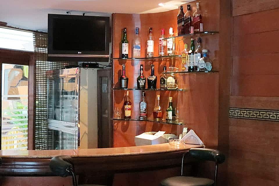 Bar