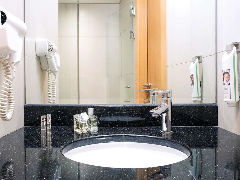 ibis Deira Creekside Dubai Room, 2 Twin Beds 6