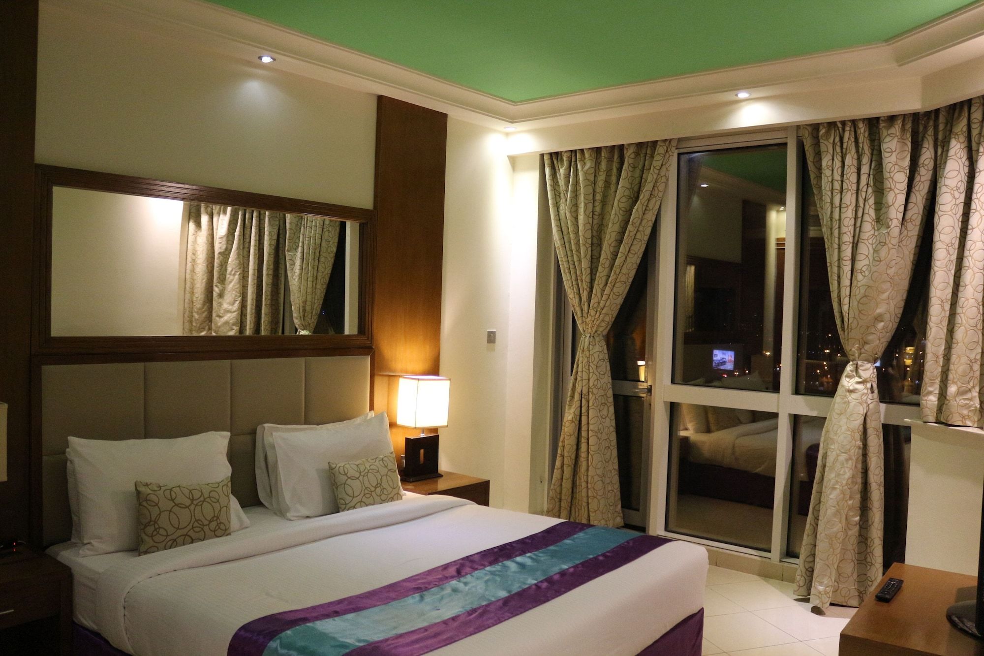 Pearl Executive Hotel Apartments Deluxe Twin Studio 2