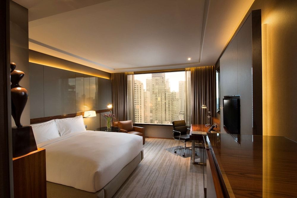 Hilton, Executive Room, 1 King Bed, Club Lounge Access