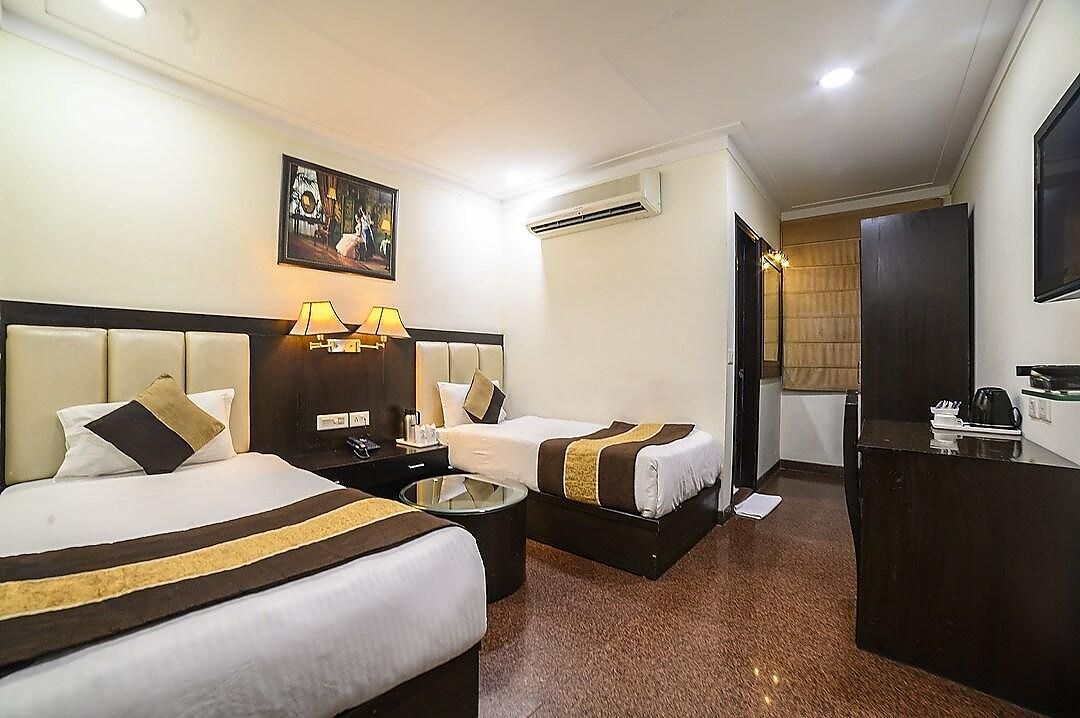 Hotel Blue Sapphire Deluxe Room