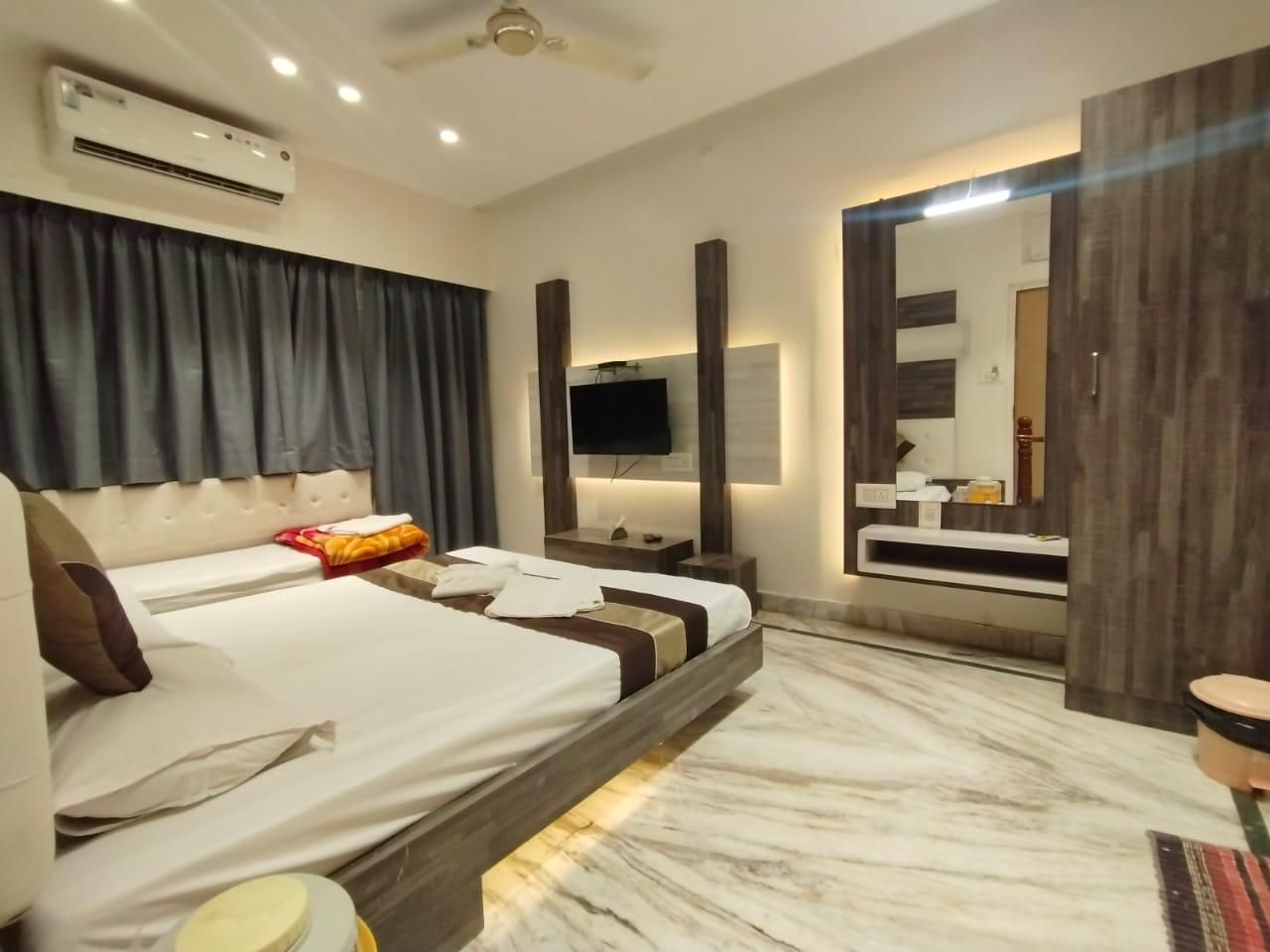 Hotel Bhagya Laxmi Deluxe - 3 Beds 2