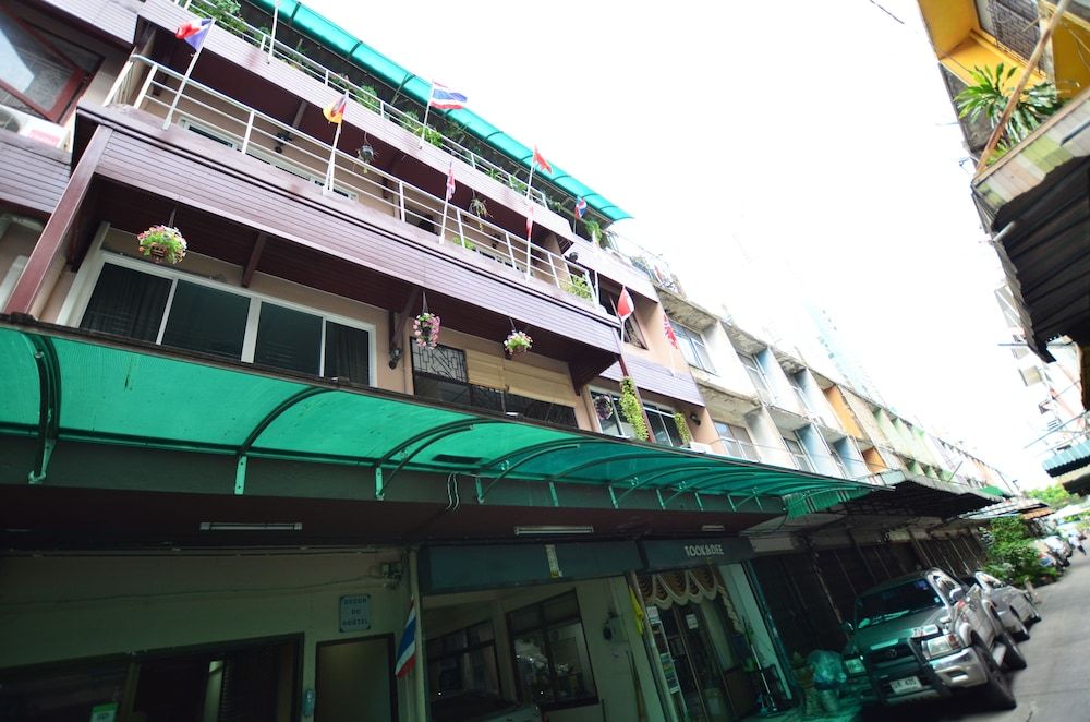 undefined Decor do hostel 8