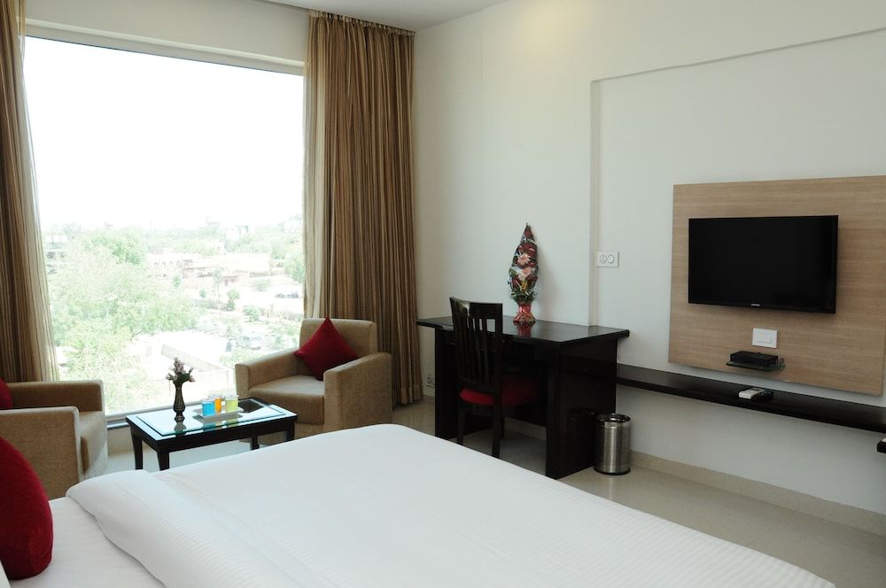 Chandra Imperial Executive Room with Work Desk 9