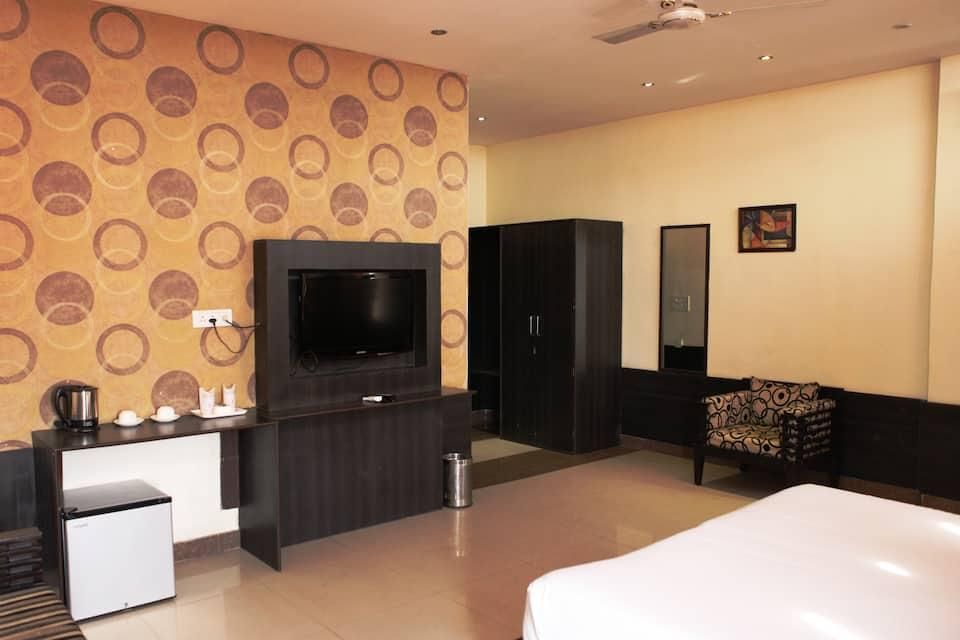 Super Deluxe Single Room - Intech Generic