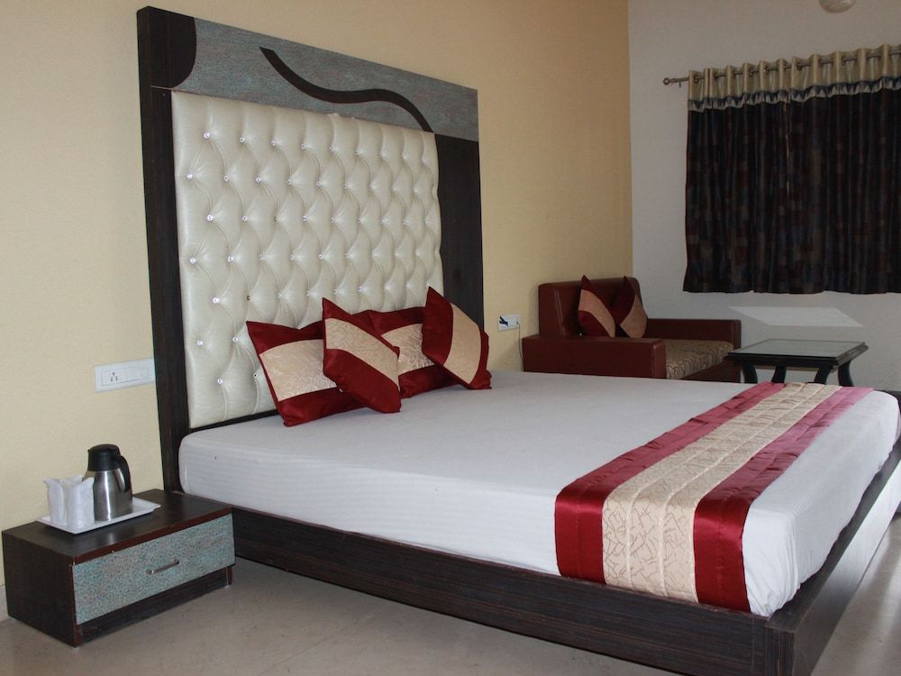 Super Deluxe AC Room