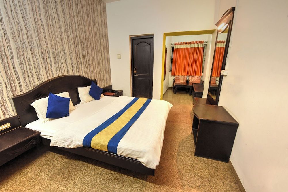 Hotel Dev Residency - 350 Meters from Nakki lake Standard Room